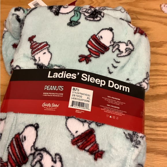 Peanuts Snoopy Ladies’ Sleep Dorm XL NWT - Picture 2 of 2